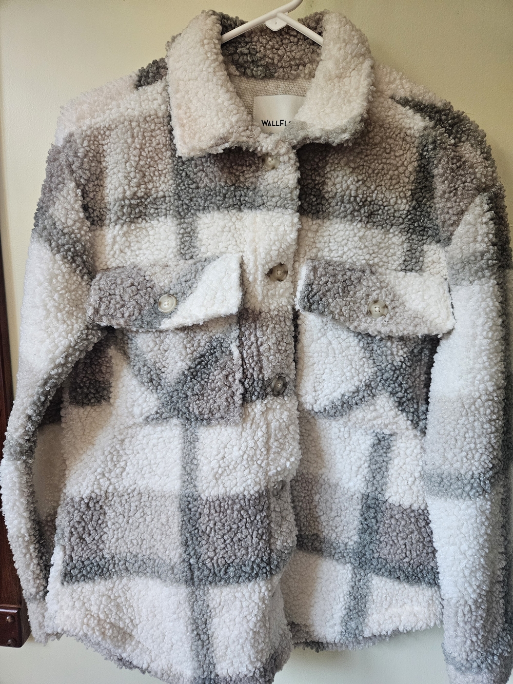 Wallflower Women's Gray & White Sherpa Plaid Shacket